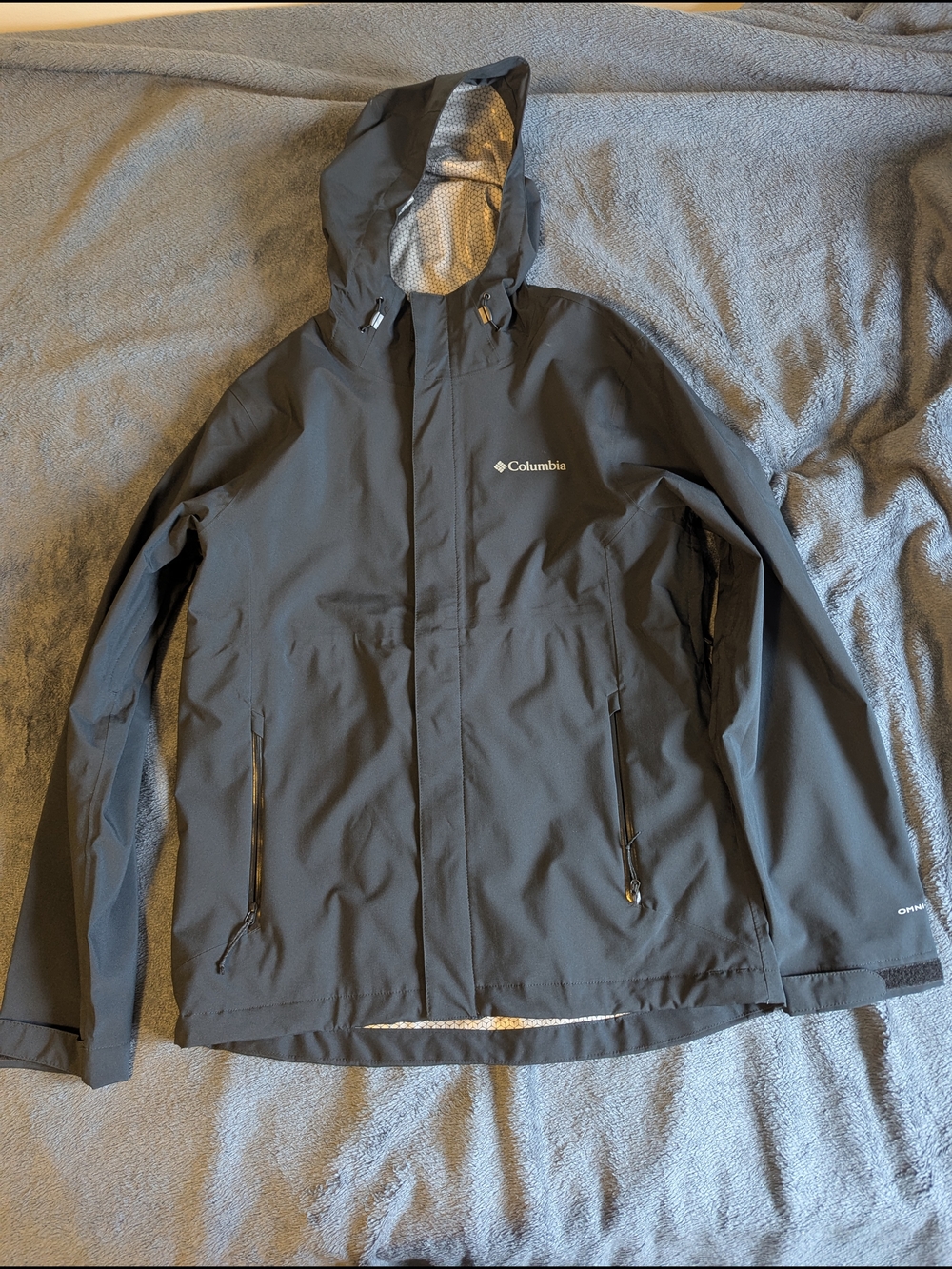 Columbia omni-tech Black Hooded Raincoat